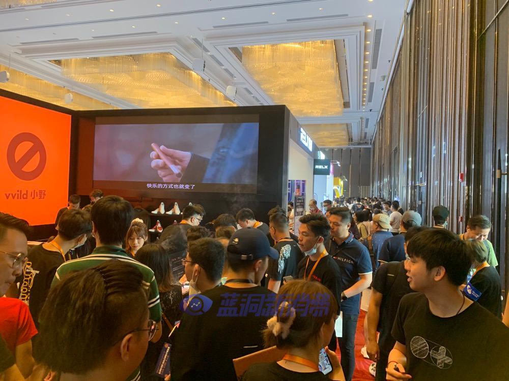 广州站探展雪加电子烟:ALIEN系列渐变色款式亮相 红蓝双Buff即将上市